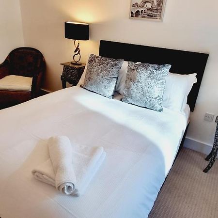 Luxury Waterside Apartment Canary Wharf London Exteriör bild