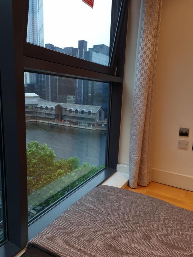 Luxury Waterside Apartment Canary Wharf London Exteriör bild