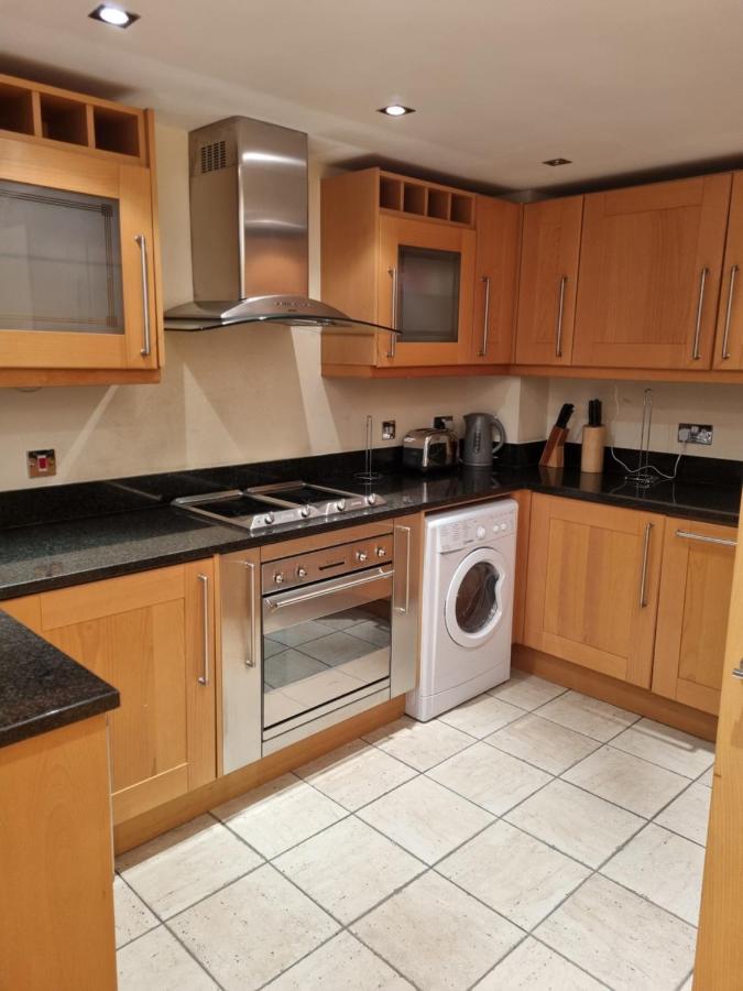 Luxury Waterside Apartment Canary Wharf London Exteriör bild