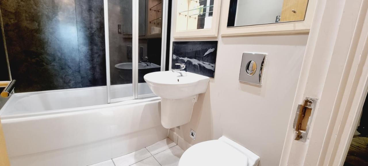 Luxury Waterside Apartment Canary Wharf London Exteriör bild