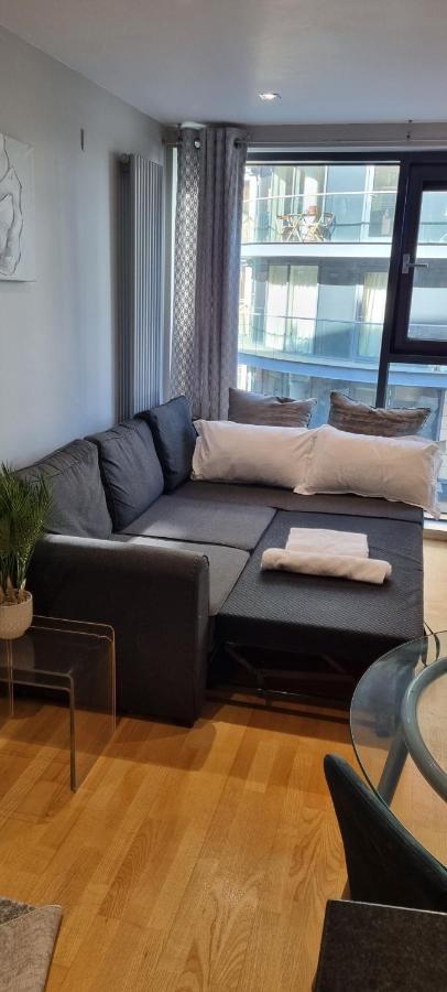 Luxury Waterside Apartment Canary Wharf London Exteriör bild