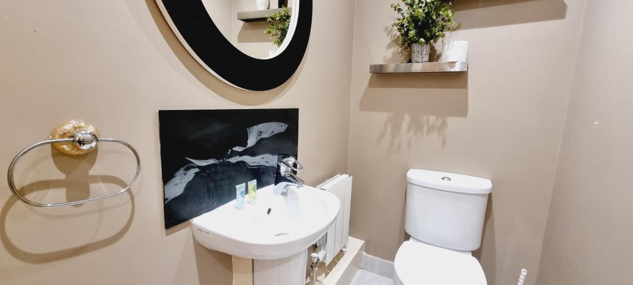 Luxury Waterside Apartment Canary Wharf London Exteriör bild