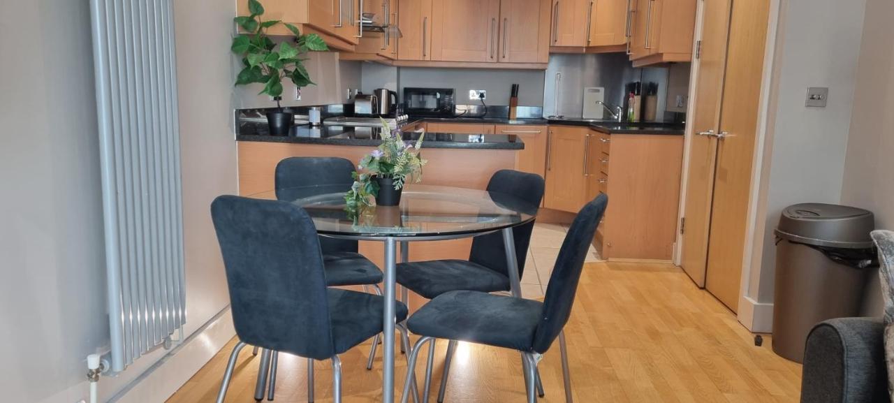 Luxury Waterside Apartment Canary Wharf London Exteriör bild