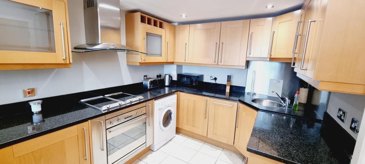 Luxury Waterside Apartment Canary Wharf London Exteriör bild